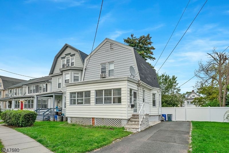 1st image of 140 Franklin Ave