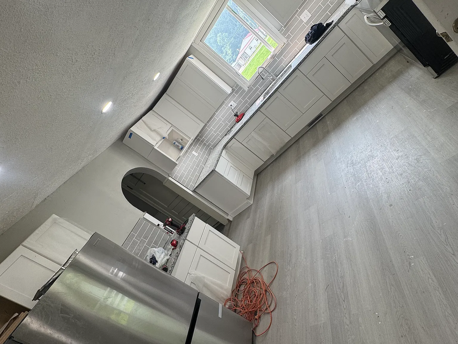 3 bed, 1000 sqft, $1,325 — Photo 1