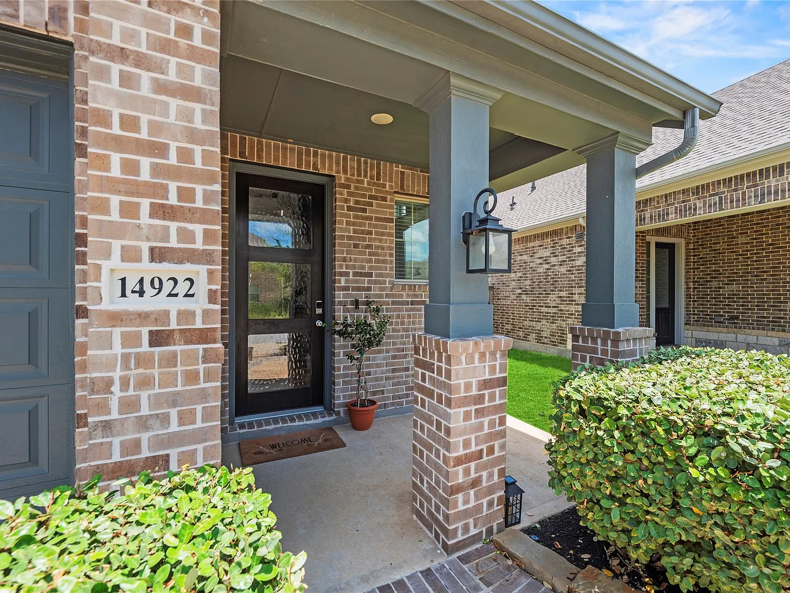 4 bed, 3.5 bath, 2211 sqft, $3,000 — Photo 3