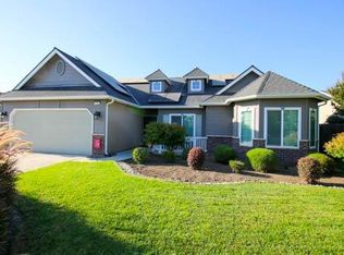 3210 W Wren Ave, Visalia, CA 93291