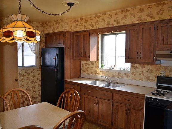 4th image of 5143 W 151st St