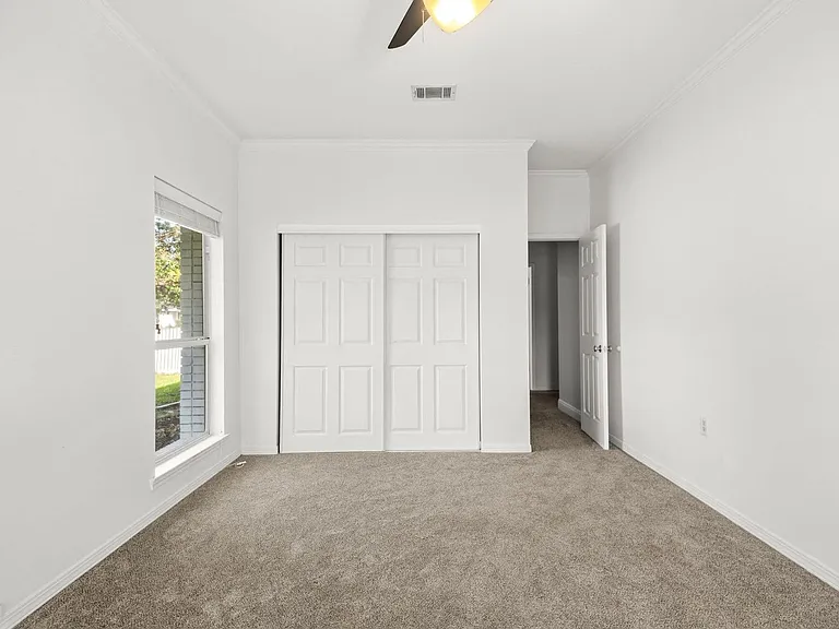 83 Lake Lorraine Cir — Photo 45