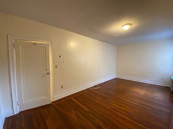 3rd image of 2803 Kennedy Blvd #25D