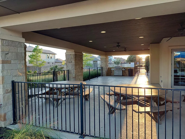 18400 Calasetta Dr — Photo 37