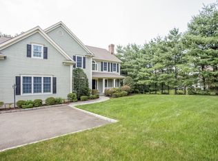 370 Hoyt St, Darien, CT 06820
