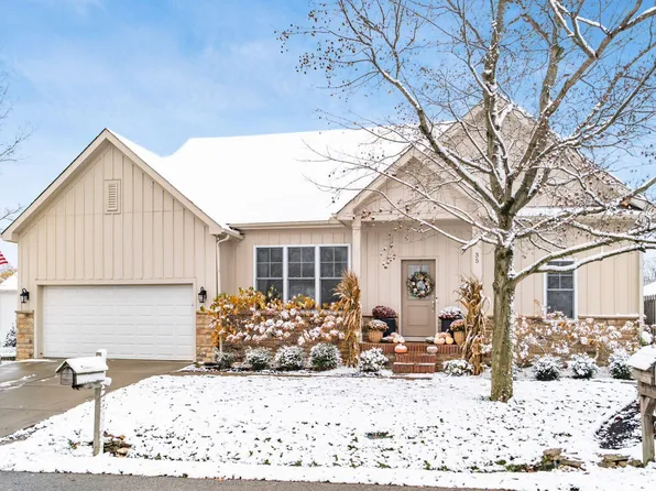 35 E Pawnee Dr, Powell, OH 43065