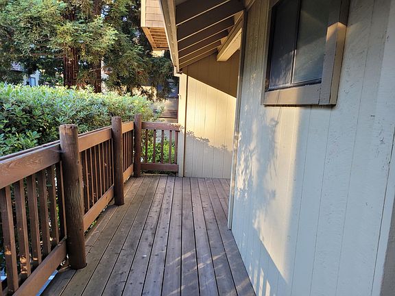 2nd image of 580 Laurie Jo Ln