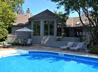 9 Evergreen Ln, North Oaks, MN 55127