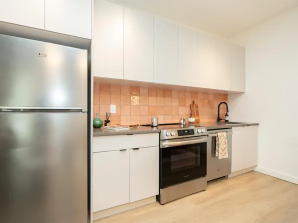 328 Pacific Avenue image 11 of 43