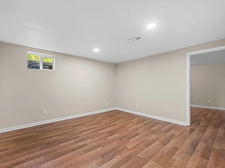 2203 Beech Ct — Photo 3
