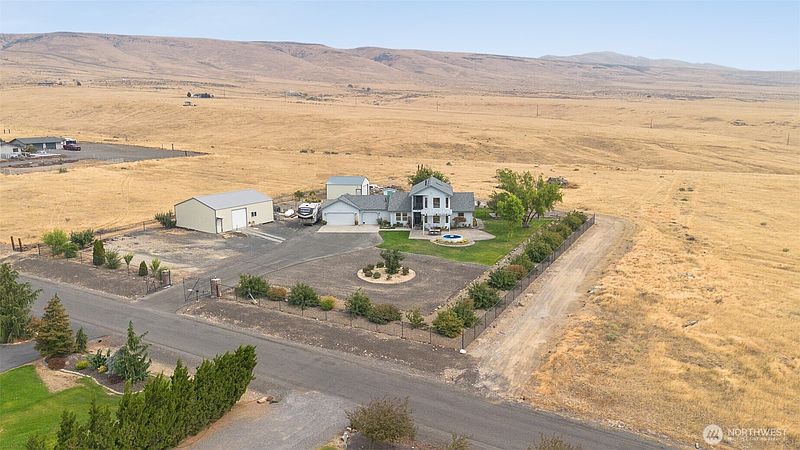3rd image of 511 Saint Hilaire Road
