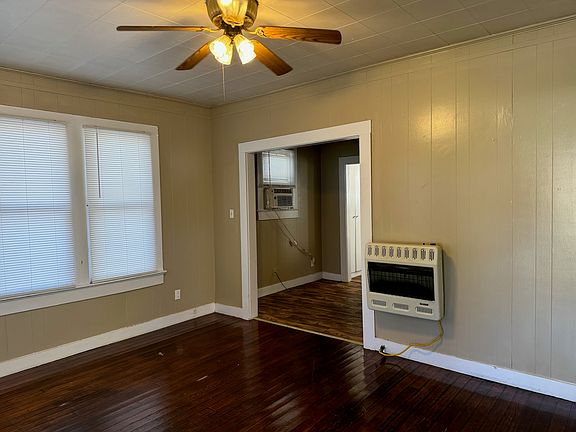 2nd image of 301 E Sadosa St