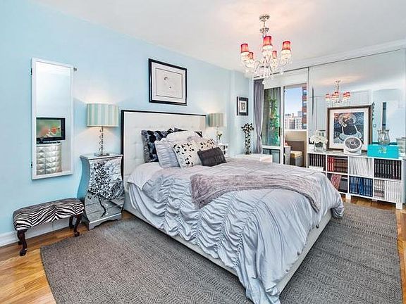 3rd image of 100 W 94th St APT 12D
