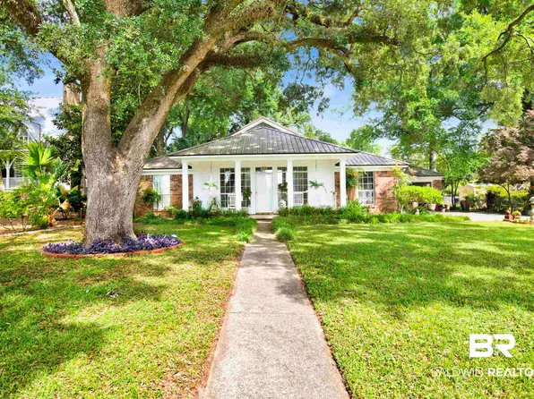 352 N Mobile St, Fairhope, AL 36532