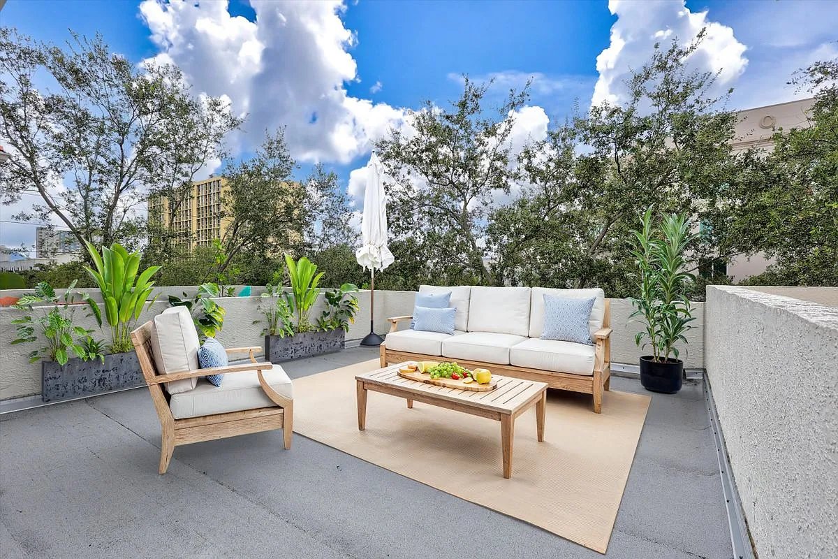 2 bed, 3.0 bath, 1555 sqft, $3,250 — Photo 4