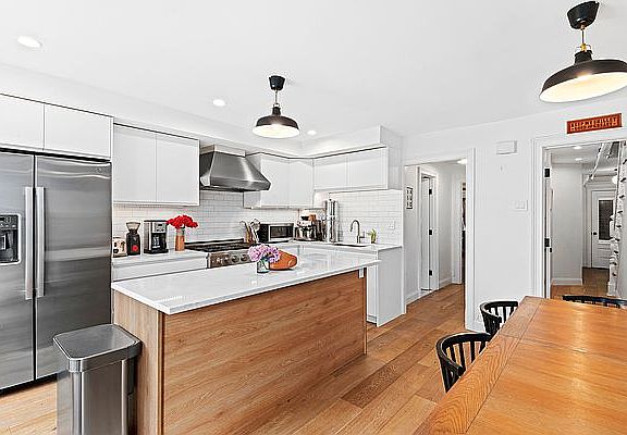 4th image of 908 Saint Johns Pl #1