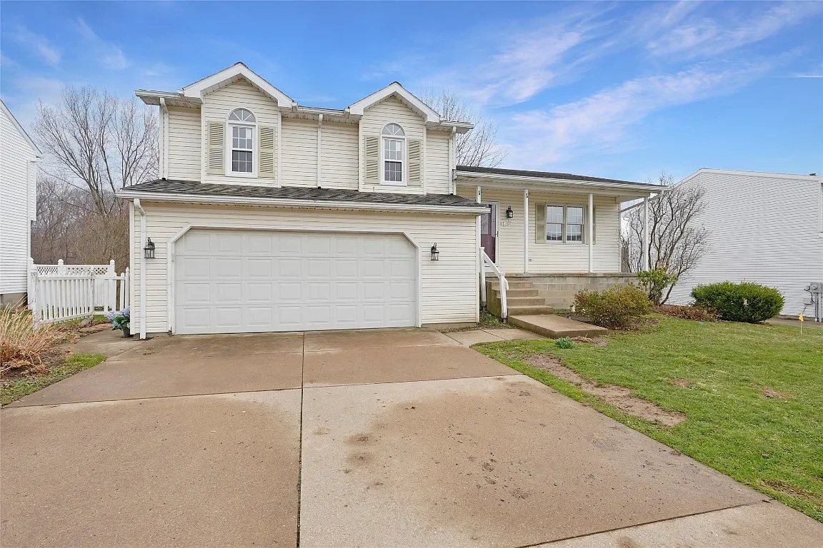 2251 Brooksboro Dr photo 1