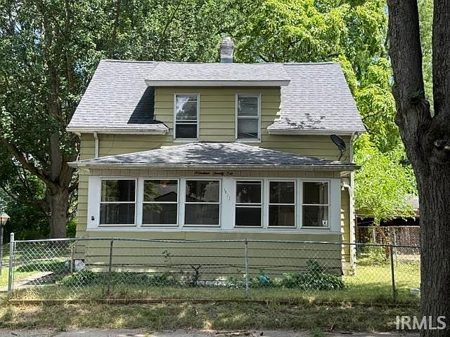 1st image of 1922 Leer St