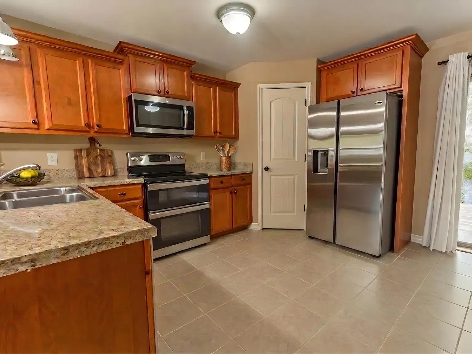 2 bed, 2.5 bath, 1248 sqft, $1,650 — Photo 3