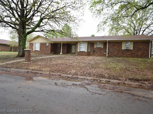 106 Crest Dr, Poteau, OK 74953