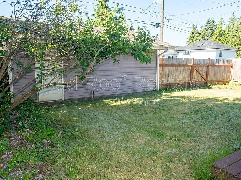 4840 N 8th St — Photo 42