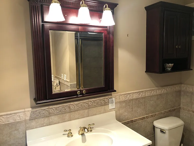 Second floor Master Bathroom