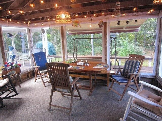 1st image of 515 Queen Ann Drive