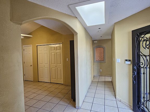 3rd image of 10272 Valle Del Mar Dr