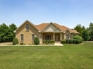 525 Royal Oaks Ct, Clarksville, TN 37043