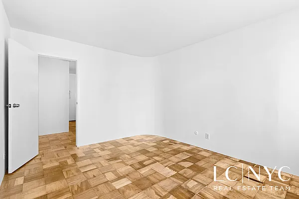 Rented by Keller Williams NYC | media 22