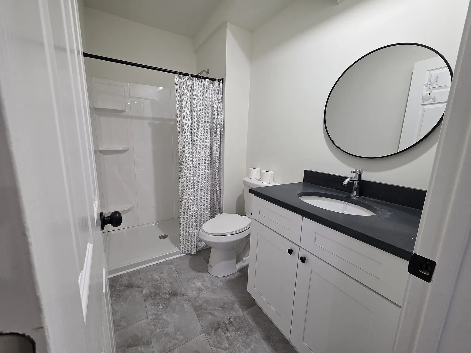 3 bed, 1100 sqft, $2,600 — Photo 3