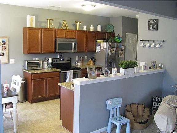 3rd image of 1009 Joselynn Dr #3