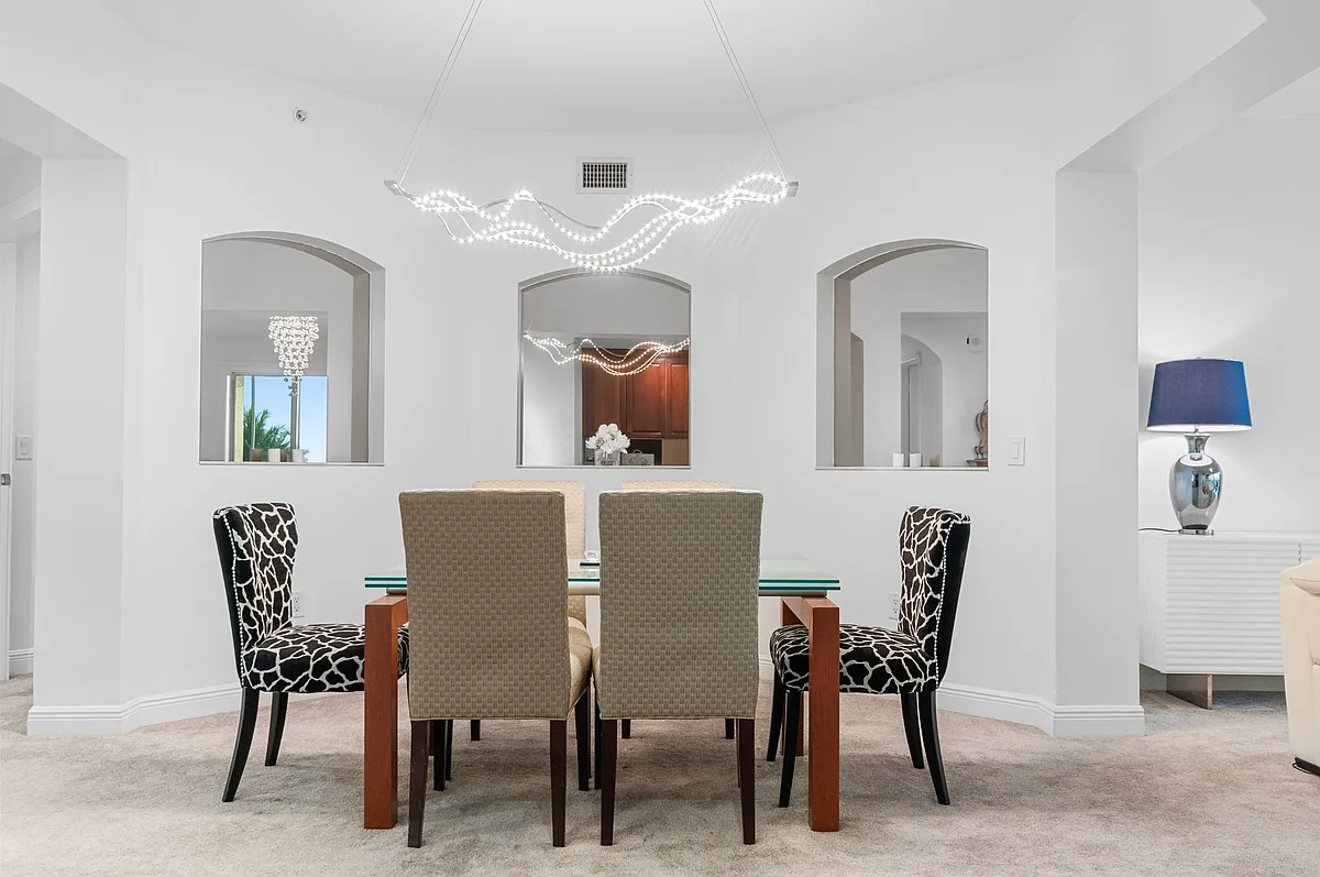 Building Photo - 6061 Silver King Blvd #1