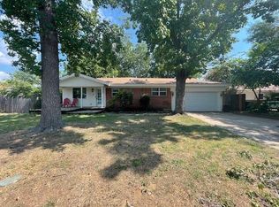 741 Betty Ln, Hurst, TX 76053