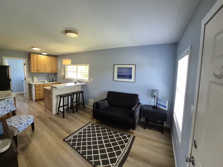 737 Myrtle Ave — Photo 2