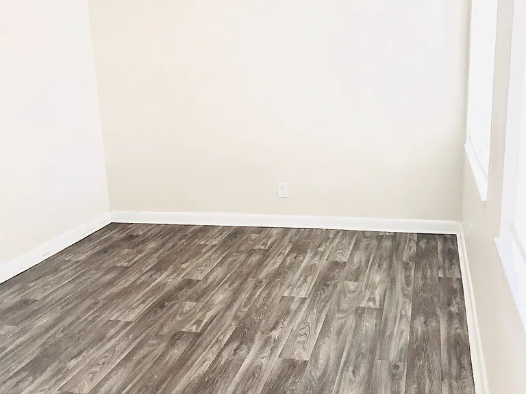 1744 Lyle Ave #5 — Photo 6