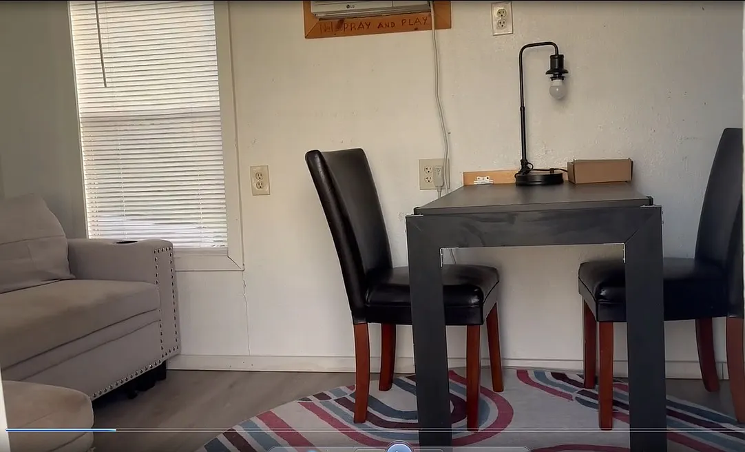 2 bed, 255 sqft, $1,200 — Photo 4