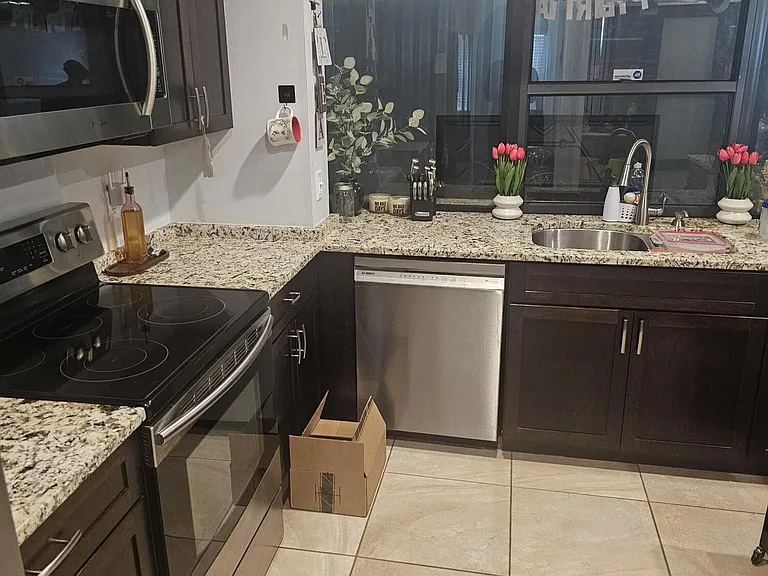 301 SW Violet Ave — Photo 6