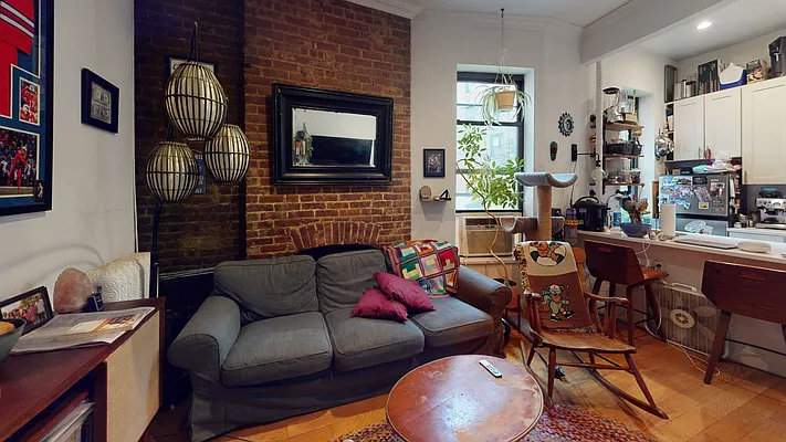 Rented by Bond New York | media 13