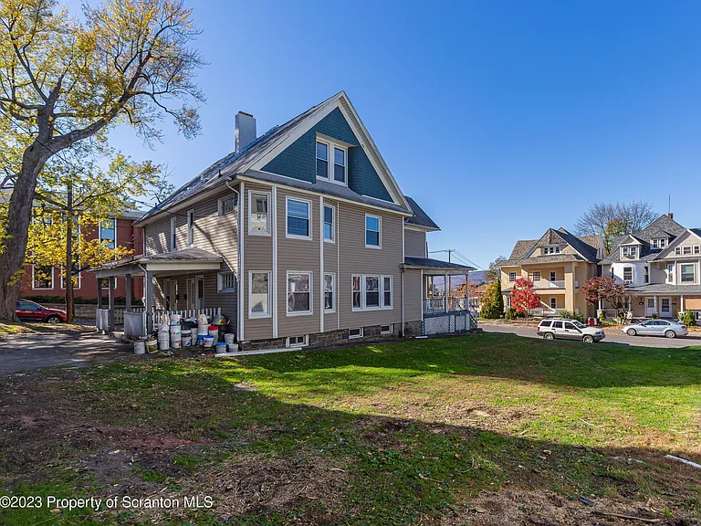 802 Quincy Ave — Photo 8
