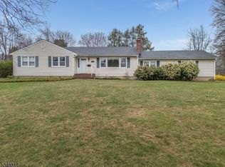 1 Deerfield Rd, Mendham, NJ 07945