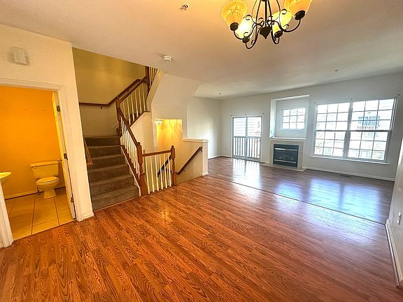 5th image of 12921 Woodcutter Cir