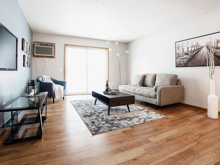 Legacy Pointe Apartments — Photo 7