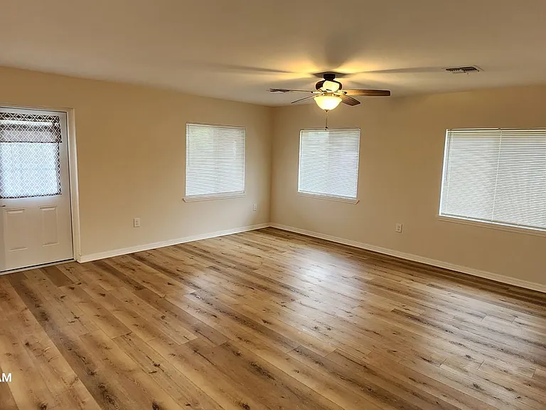 802 E Jasmine Rd — Photo 6