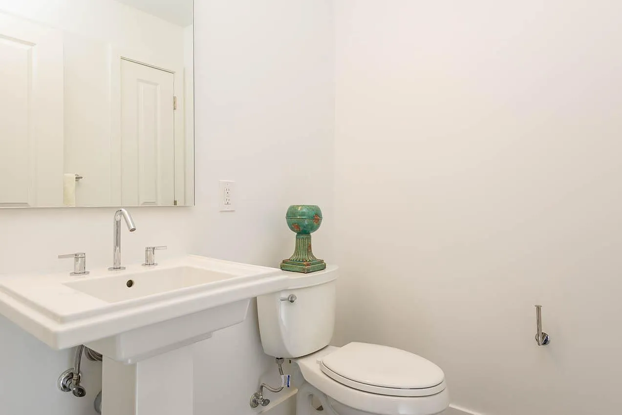1 bed, 634 sqft, $3,950 — Photo 4