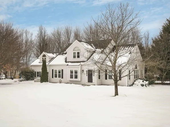 39 Fox Cross Circle, Concord, NH 03301