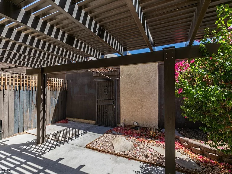 3318 China Dr — Photo 32