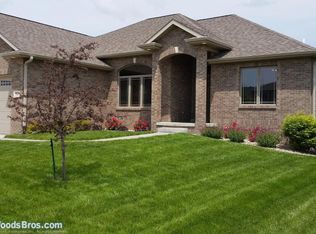 9020 Eagleton Ln, Lincoln, NE 68505