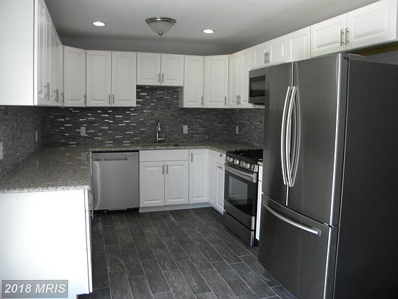 3rd image of 11 N Meadow Dr
