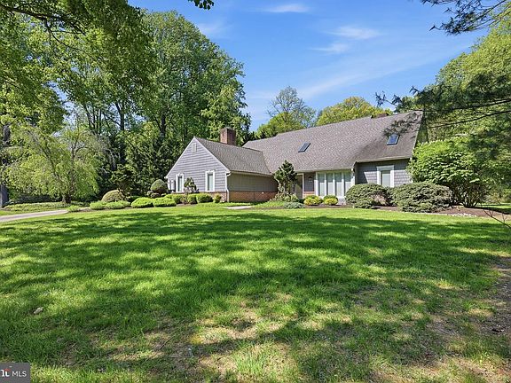 3rd image of 7 Tobin Ct
